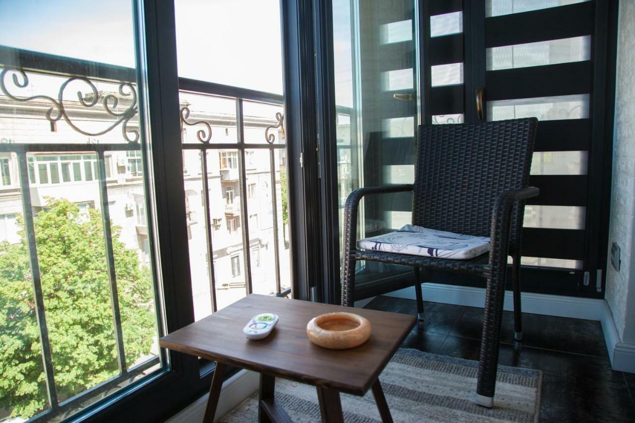 Vip Apartment On Lobanovskogo 19 Street Zaporizhia Exterior foto
