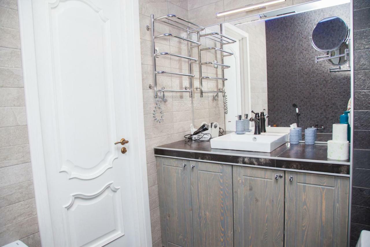 Vip Apartment On Lobanovskogo 19 Street Zaporizhia Exterior foto